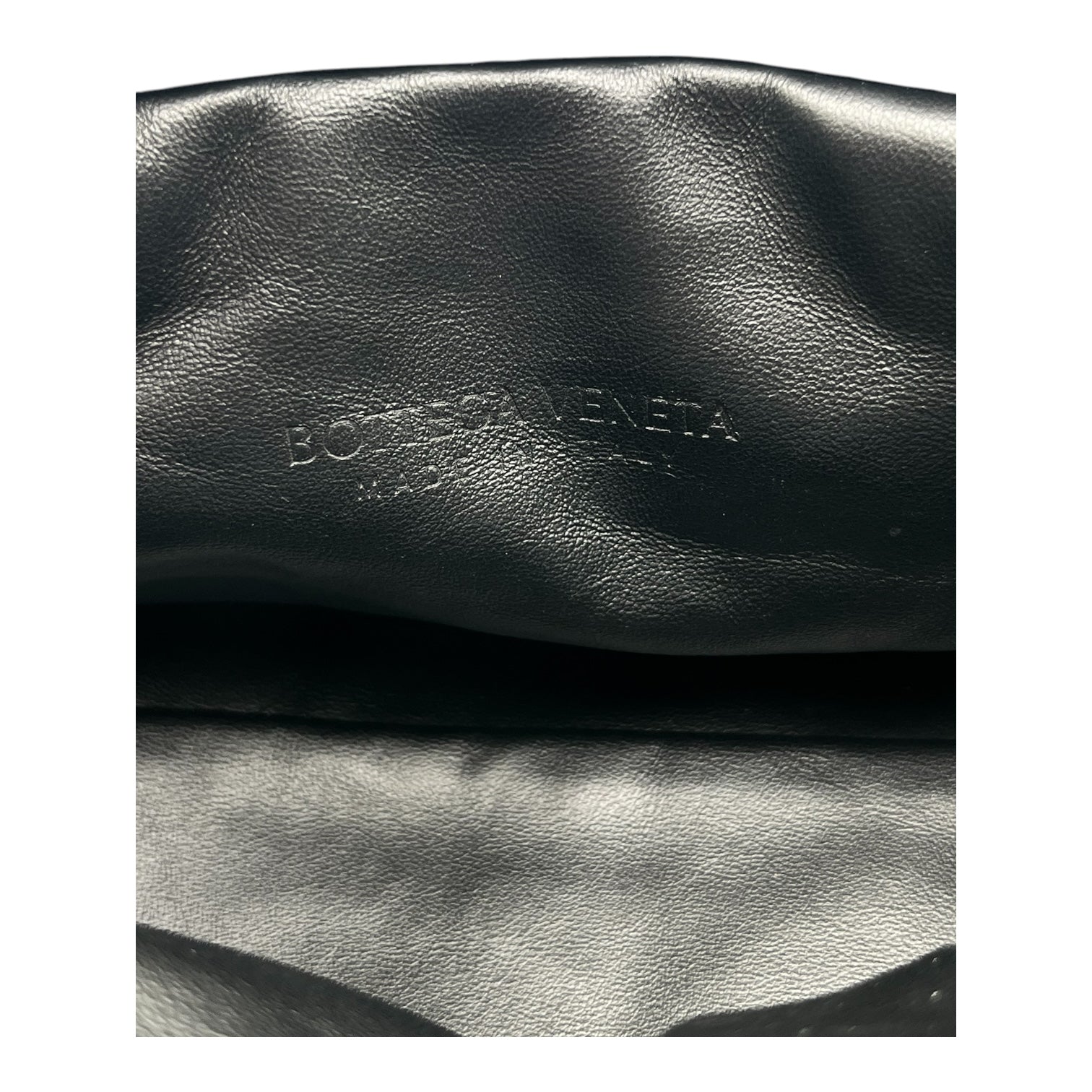 BOTTEGA VENETA LEATHER CHAIN POUCH BLACK