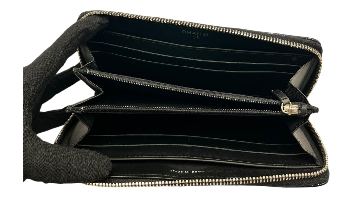 CHANEL INTERLOCKING CC LOGO PATENT LEATHER CONTINENTAL WALLET