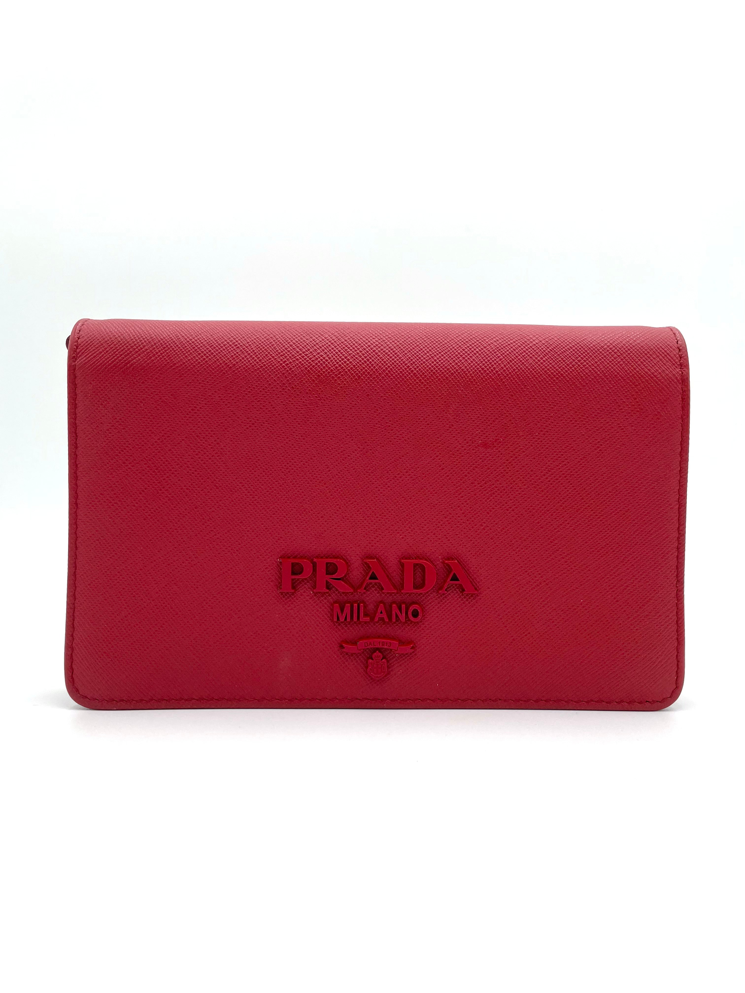 PRADA SAFFIANO MONOCHROME WALLET ON CHAIN