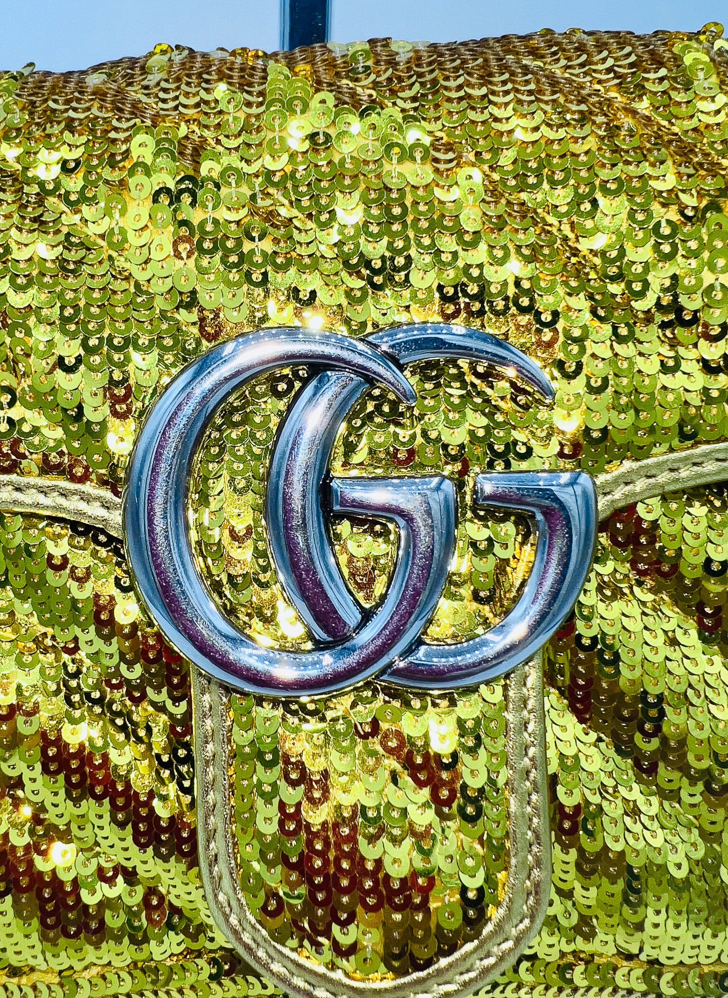 GUCCI-GG MARMONT CHAIN GLITTER GOLD BAG