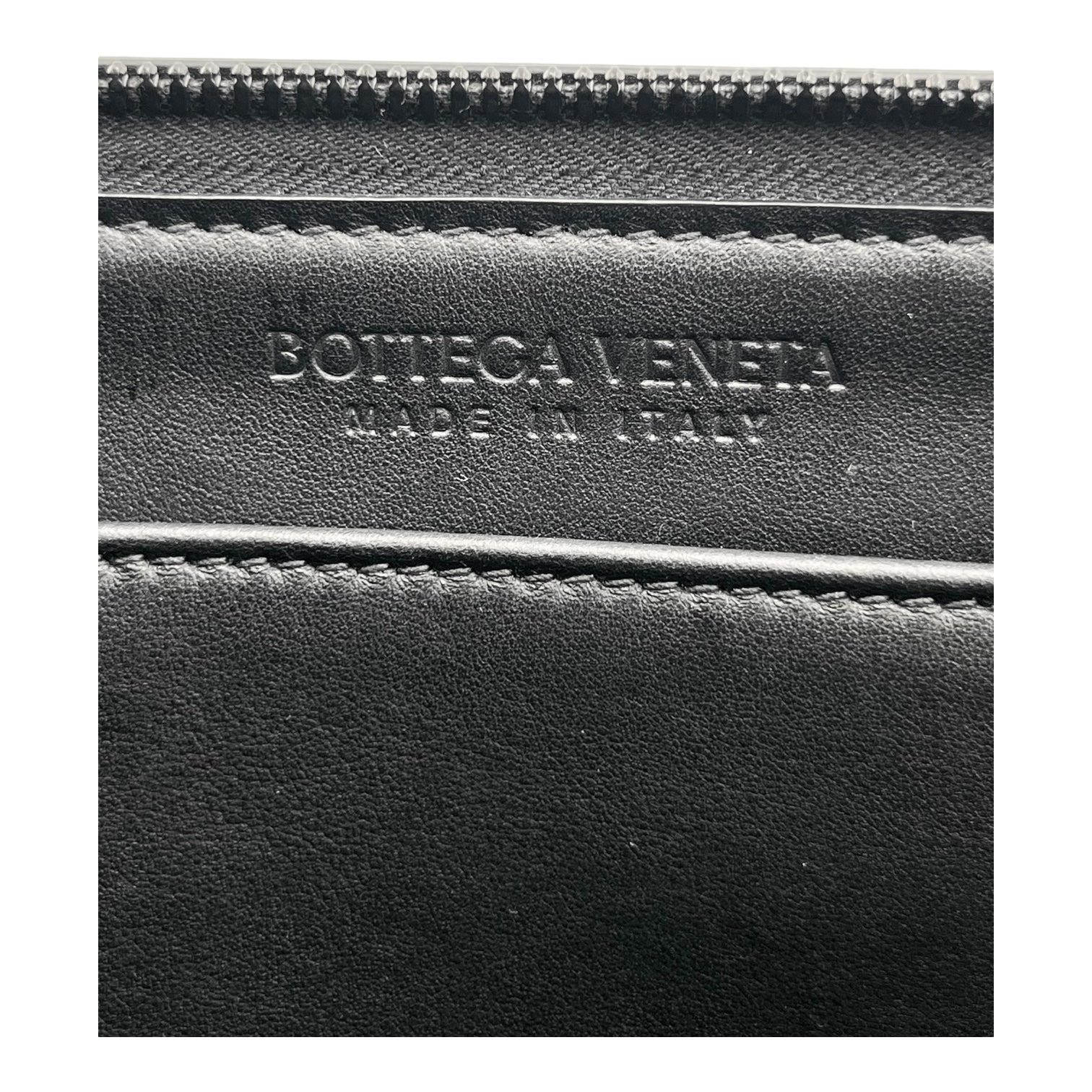 BOTTEGA VENETA MEDIUM INTREDCCIATO DOCUMENT CASE