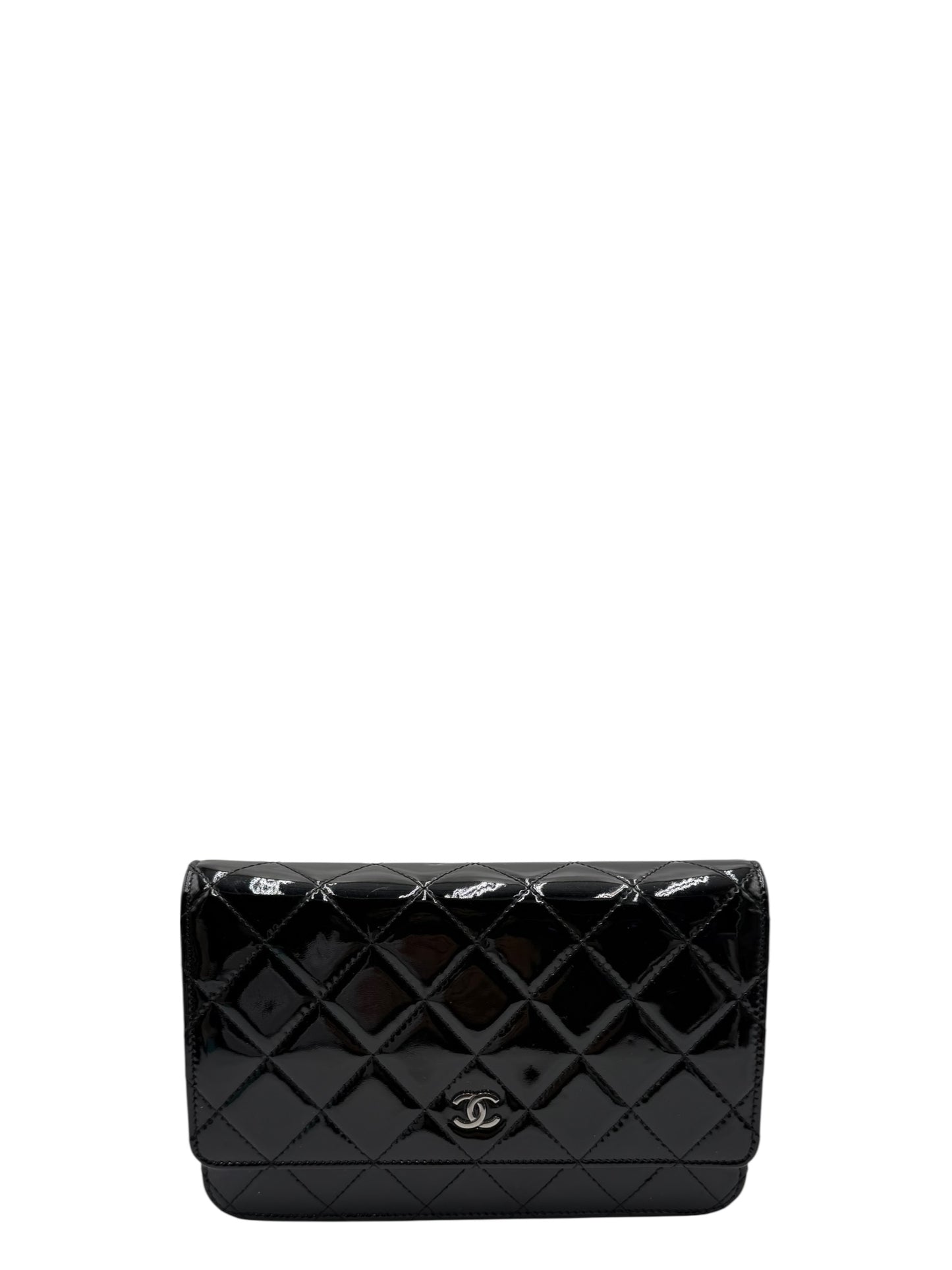 CHANEL BLACK QUILTED PATENT LEATHER CLASSIC WALLET ON CHAIN