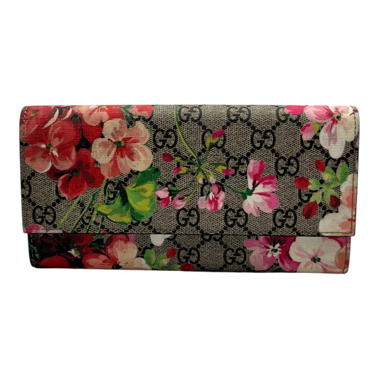 GUCCI SUPREME MONOGRAM BLOOMS CONTINENTAL WALLET MULTICOLOR DRY ROSE