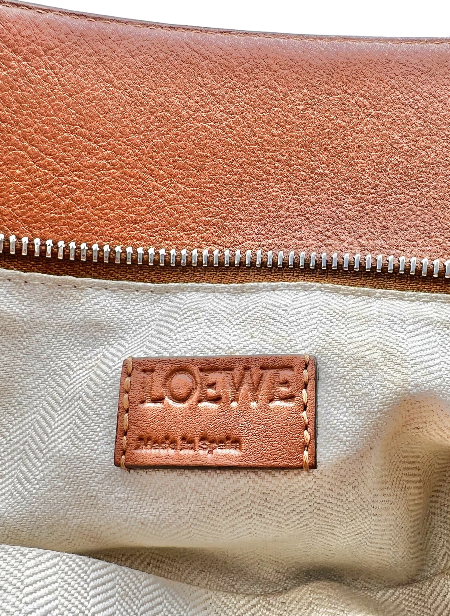 BOLSO DE HOMBRO MEDIANO LOEWE PUZZLE DE PIEL TAN