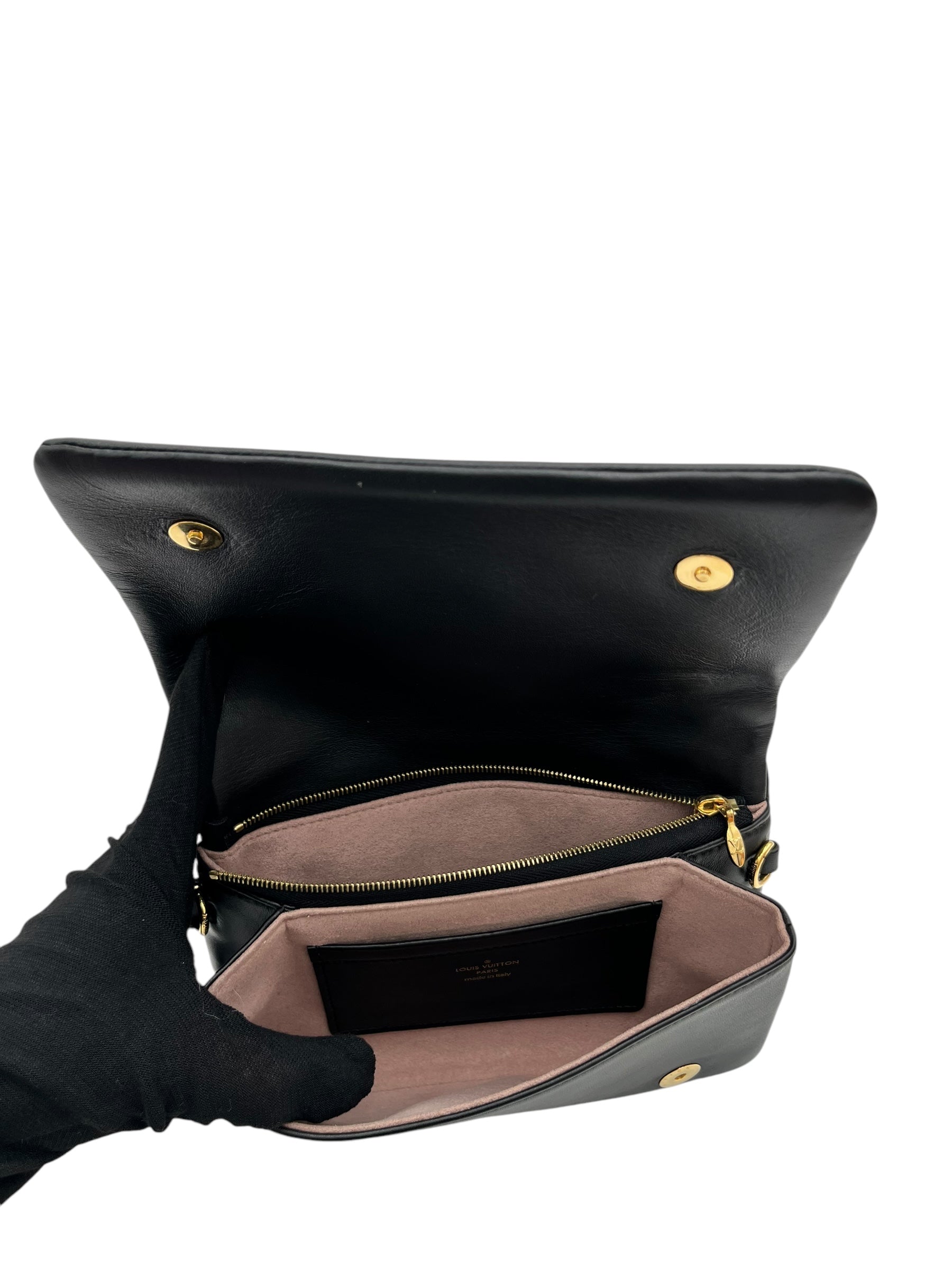 LOUIS VUITTON POCHETTE COUSSIN BLACK