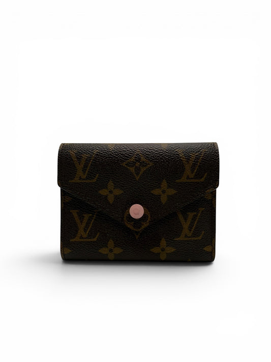 LOUIS VUITTON VICTORINE MONOGRAM SHORT WALLET ROSE BALLERINE