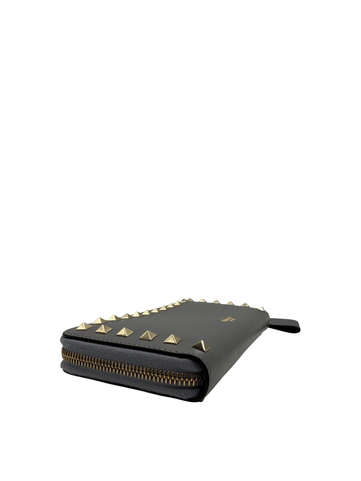 VALENTINO ROCKSTUD ZIP AROUND WALLET IN GREY