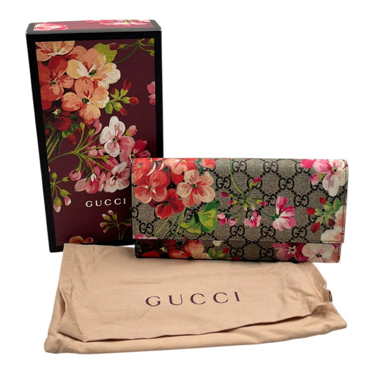 GUCCI SUPREME MONOGRAM BLOOMS CONTINENTAL WALLET MULTICOLOR DRY ROSE